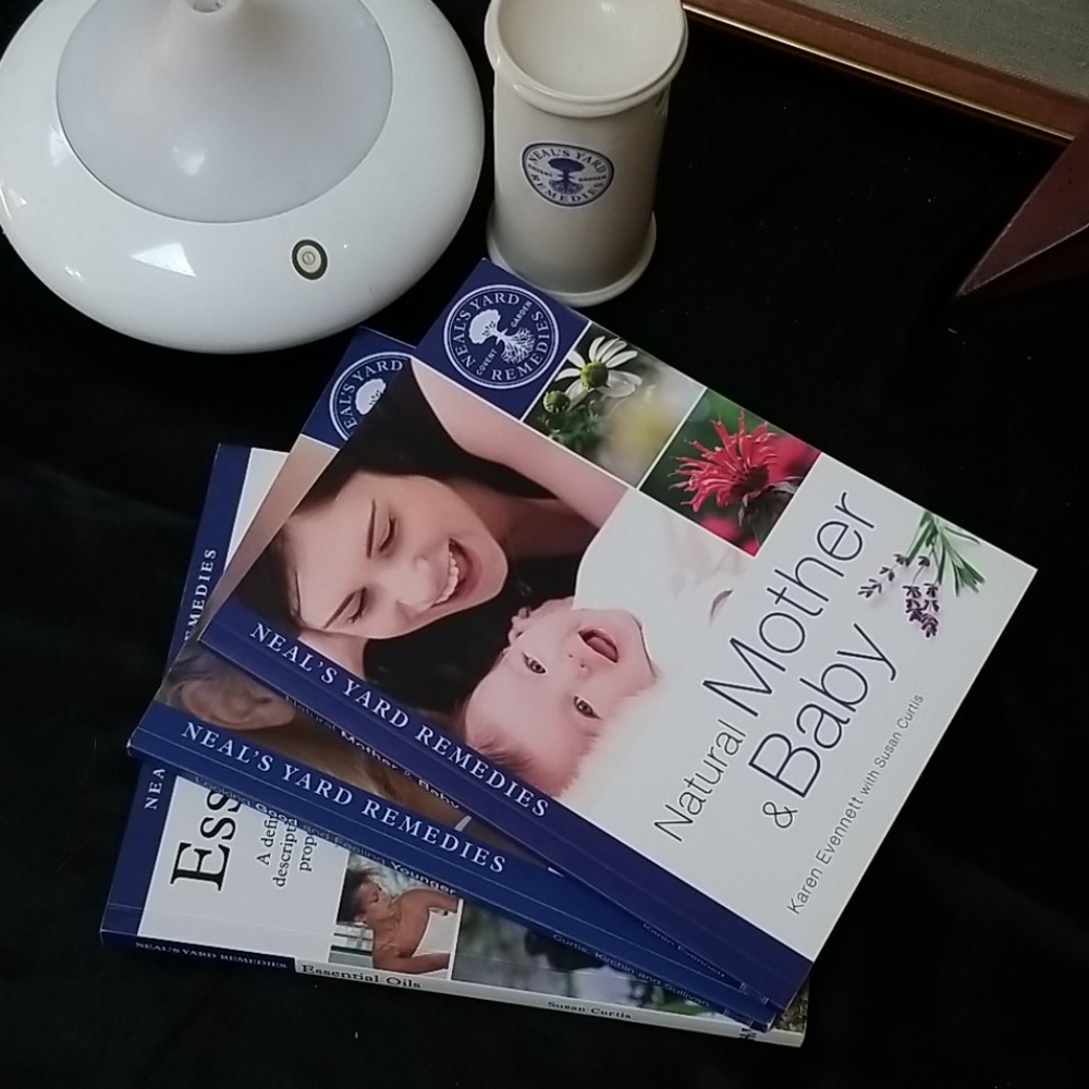 NOT FOR SALE👩⚕️📗MATERNITY NEAL'S YARD REMEDIES BOOKS - Picture 1 of 13